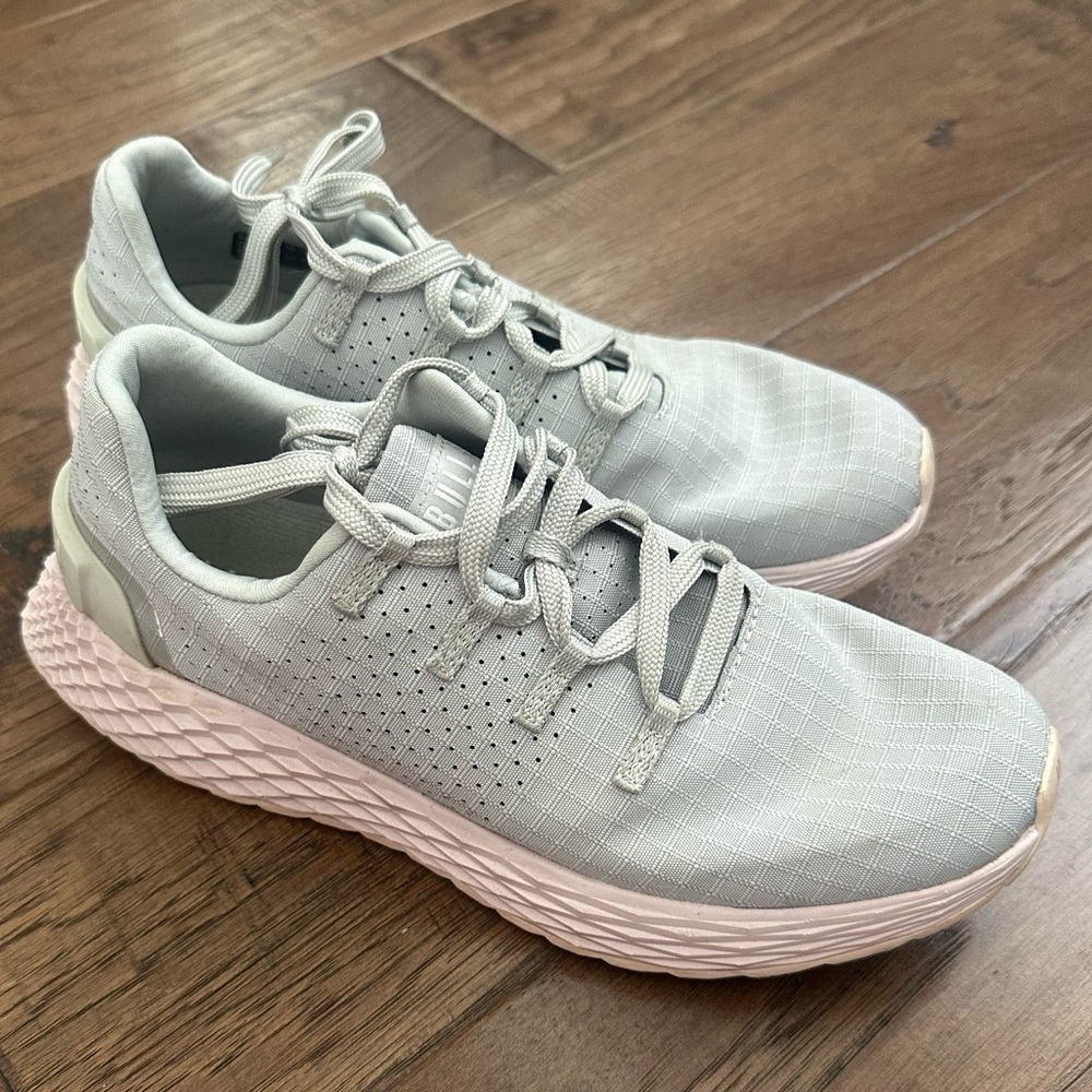 Women’s NOBULL Artic Blush Ripstop Runner size 6.5